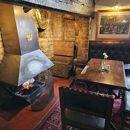 The Ship Inn Oundle Eksteriør bilde