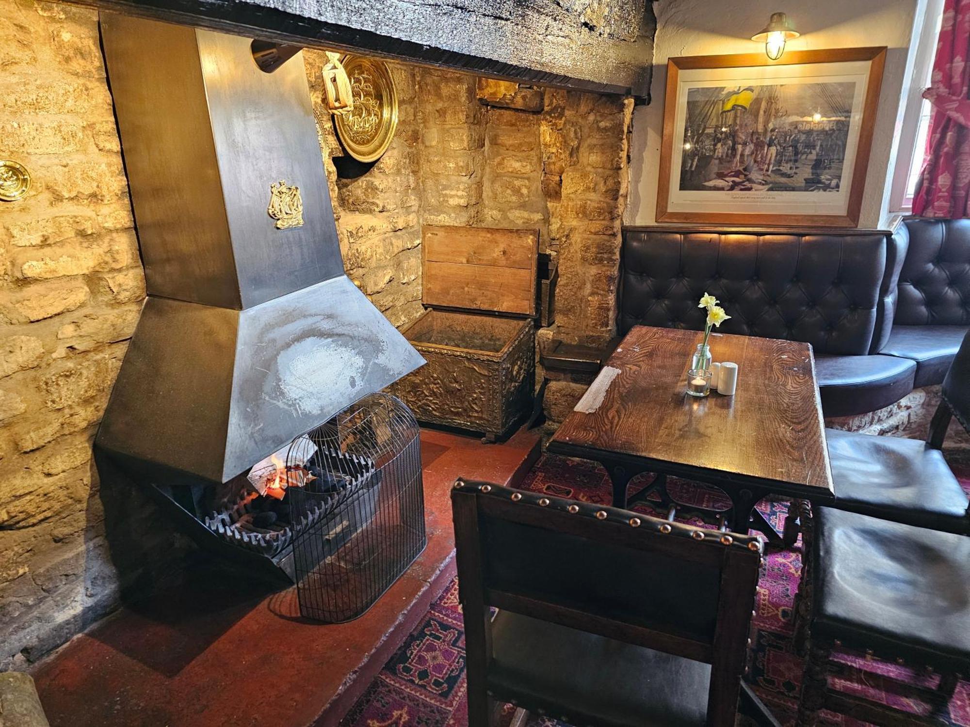 The Ship Inn Oundle Eksteriør bilde